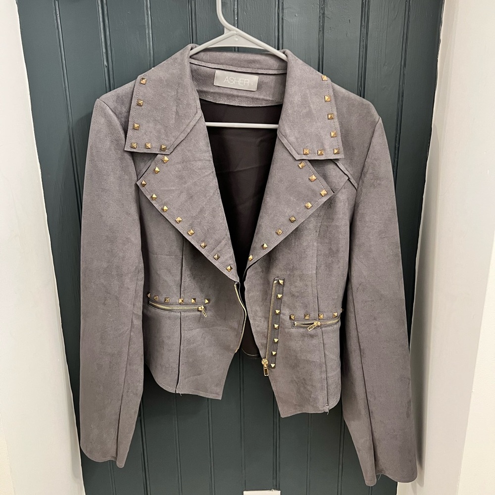 Jacket with gold spares